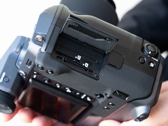 Fujifilm GFX 100 Media Slides: 50% faster AF with Phase Detection at -2